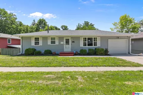 321 Fleming Ave, Council Bluffs, IA 51503