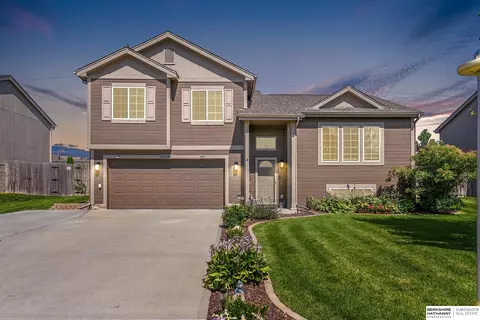 13907 S 42nd Ave, Bellevue, NE 68123