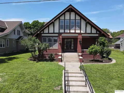 3316 Center St, Omaha, NE 68105