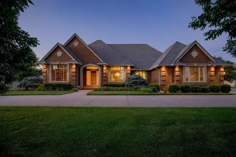 13818 Burt St, Omaha, NE 68154
