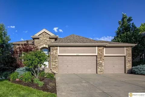 520 S 183 Ave, Omaha, NE 68022