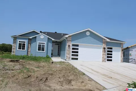 6433 N 12th Ct, Lincoln, NE 68521