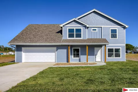 1111 S Lakewood St, Valley, NE 68064