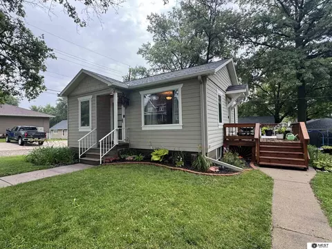 109 N 2nd St, Ceresco, NE 68017