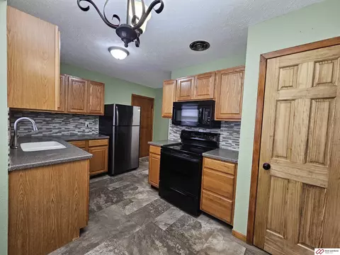 431 N 13th St, Beatrice, NE 68310 photo 6