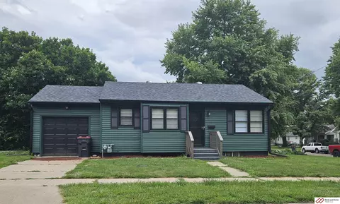 431 N 13th St, Beatrice, NE 68310