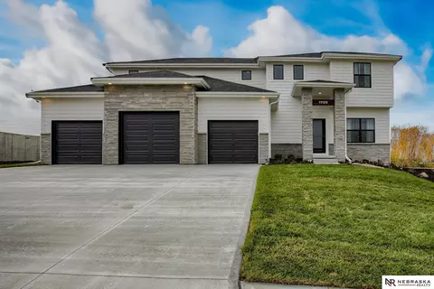 10910 N 161st St, Bennington, NE 68007