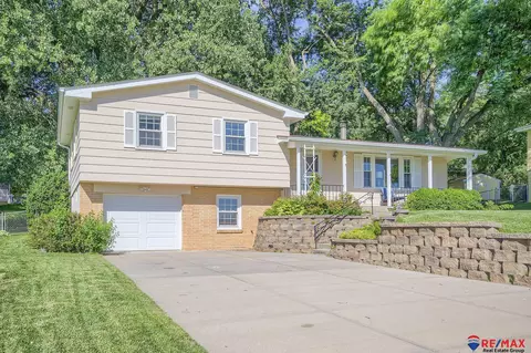 3542 Parkview Dr, Omaha, NE 68134