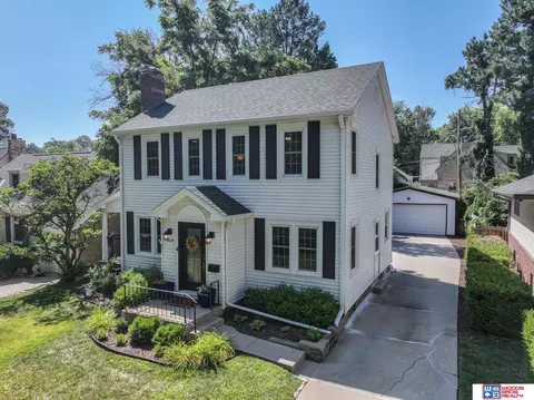 2609 Woodsdale Blvd, Lincoln, NE 68502
