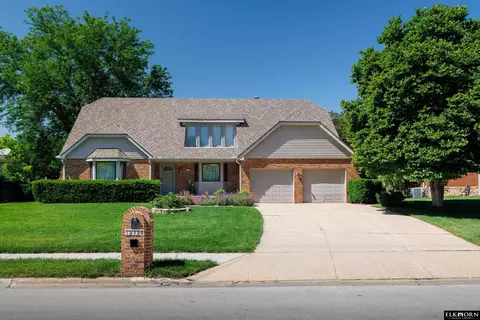 12724 Burt St, Omaha, NE 68154