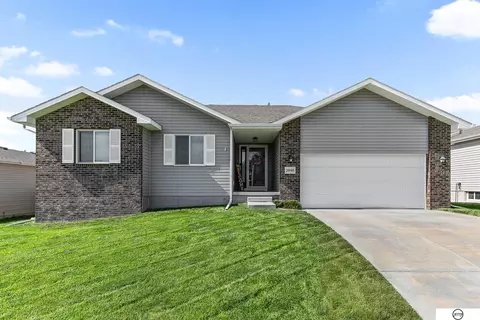 2860 W Peach St, Lincoln, NE 68522