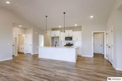 17618 Hanover St, Bennington, NE 68007 photo 5