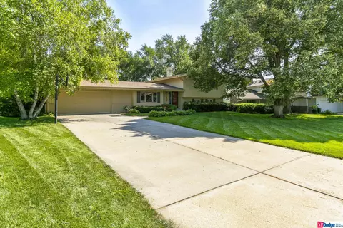 12836 Jones St, Omaha, NE 68154