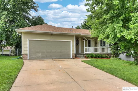 7959 Vernon Ave, Omaha, NE 68134