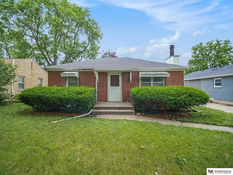 905 S 50 St, Lincoln, NE 68510