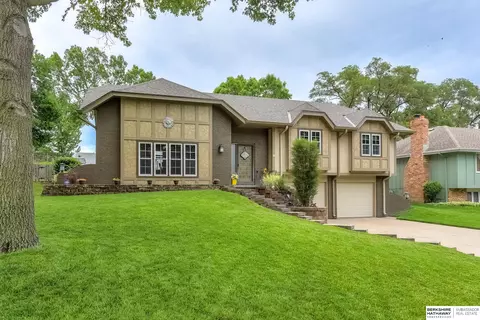 2607 S 166th Cir, Omaha, NE 68130