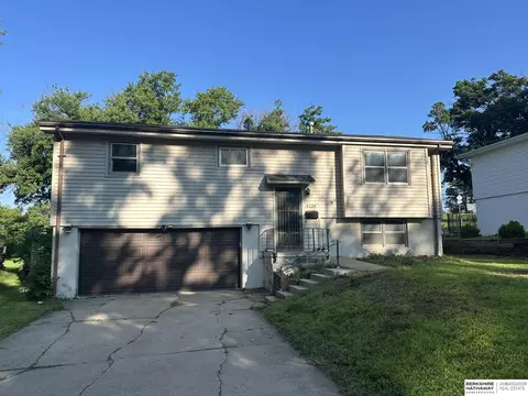 4024 N 101st St, Omaha, NE 68134