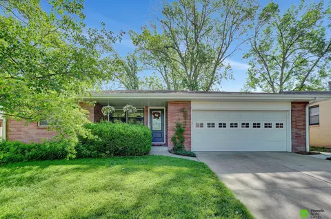 734 N 57th St, Lincoln, NE 68505