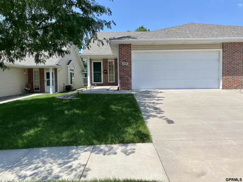 1836 N 175th Plz, Omaha, NE 68118