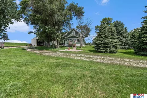Exterior - 675 County Rd 12 Ct, Scribner, NE 68057 photo 5 of 9