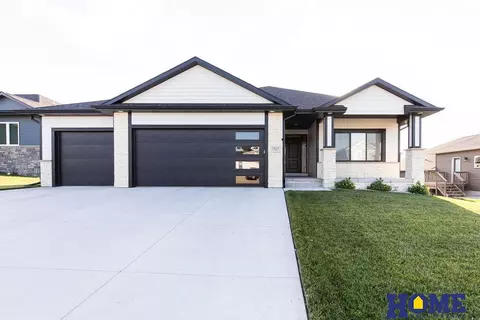 7517 S 79th St, Lincoln, NE 68516