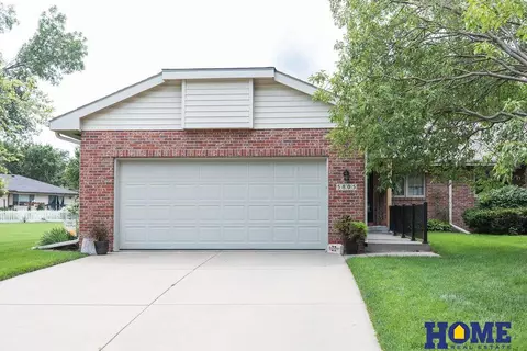 5805 Brittany Pl, Lincoln, NE 68516