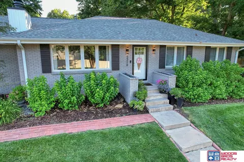 5318 Tipperary Trl, Lincoln, NE 68512