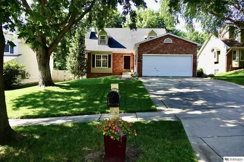 2521 Jacquelyn Dr, Lincoln, NE 68512
