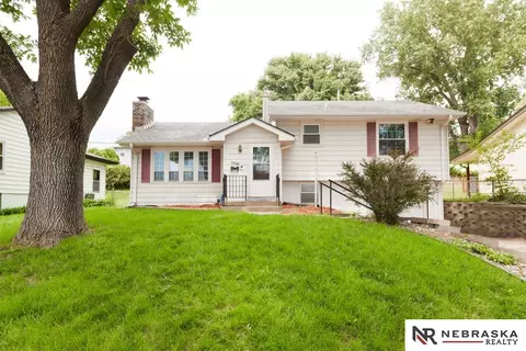 7826 Pasadena Ave, Omaha, NE 68124