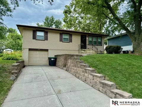 14141 N St, Omaha, NE 68137