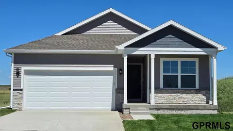 11922 S 116th St, Papillion, NE 68046
