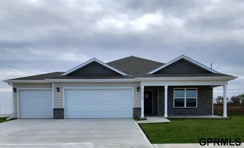 4751 Aaron Way, Fremont, NE 68025