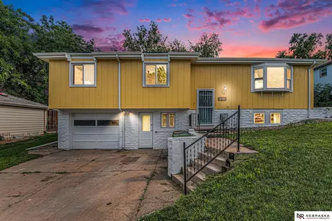 3211 Golden Blvd, Bellevue, NE 68123