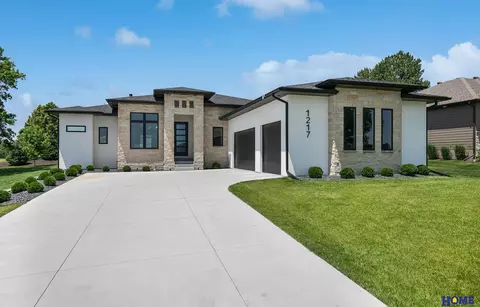 1217 S 93rd St, Lincoln, NE 68520