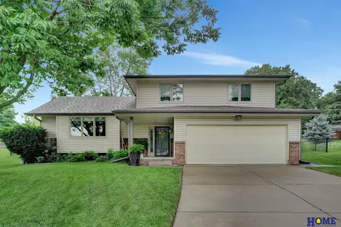 4001 S 82nd St Cir, Lincoln, NE 68506