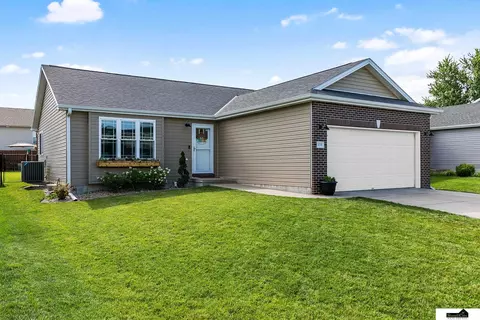 5719 S 96th St, Lincoln, NE 68526