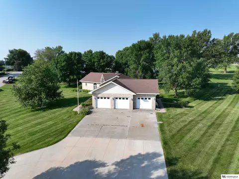 2 Fairway Dr, Wahoo, NE 68066
