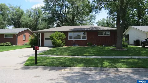 1900 Riviera Dr, Lincoln, NE 68506