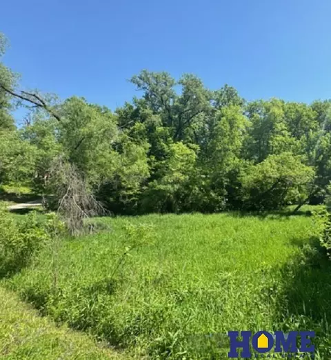 3507 Oakridge Rd, Omaha, NE 68112