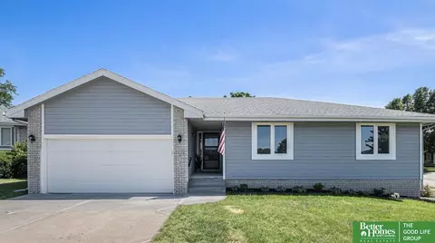 9107 Apple Ct, La Vista, NE 68128