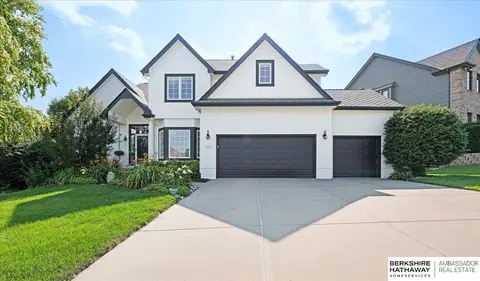 2320 S 183rd Cir, Omaha, NE 68130