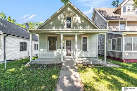 2537 S 10th St, Omaha, NE 68108