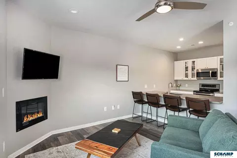 5933 N 158 Ct #305, Omaha, NE 68116