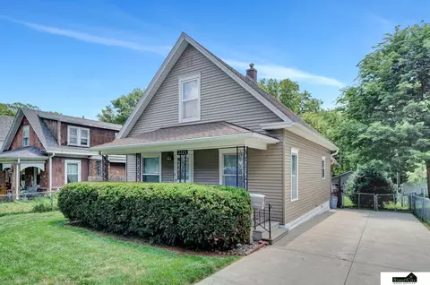 2225 Sheldon St, Lincoln, NE 68503
