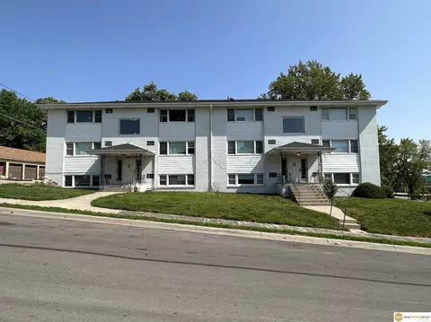 1056 S 29th St, Omaha, NE 68105