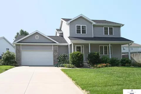 2019 Raven Oaks Dr, Lincoln, NE 68521