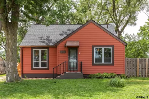 2712 Crawford St, Bellevue, NE 68005