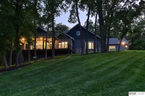 663 Southfork Rd, Blair, NE 68008