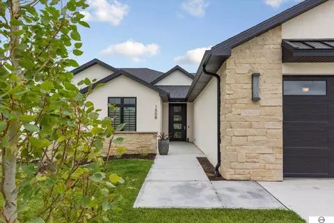 1508 S 93rd St, Lincoln, NE 68520