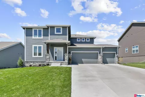 11520 Grissom St, Papillion, NE 68046